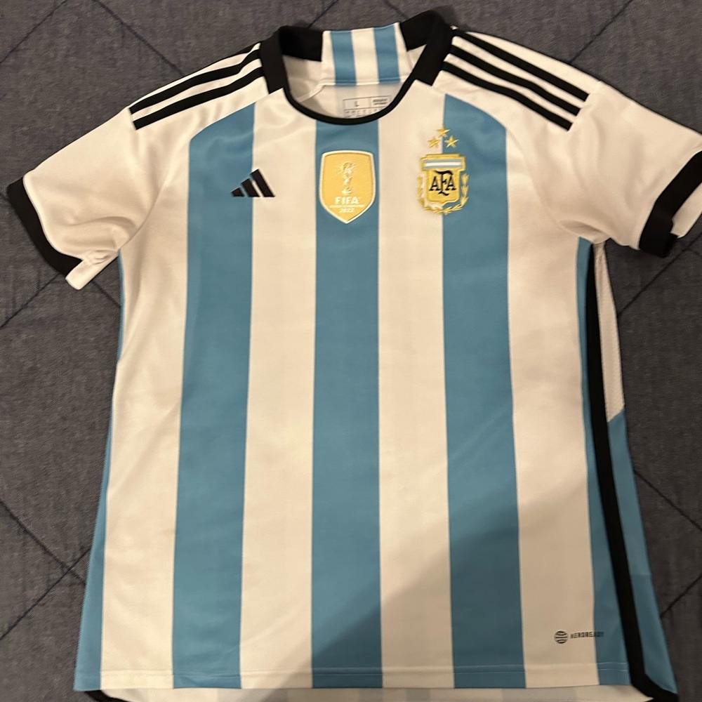 Argentina 2022 World Cup trainer jersey